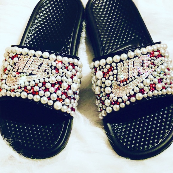 nike bedazzled slides